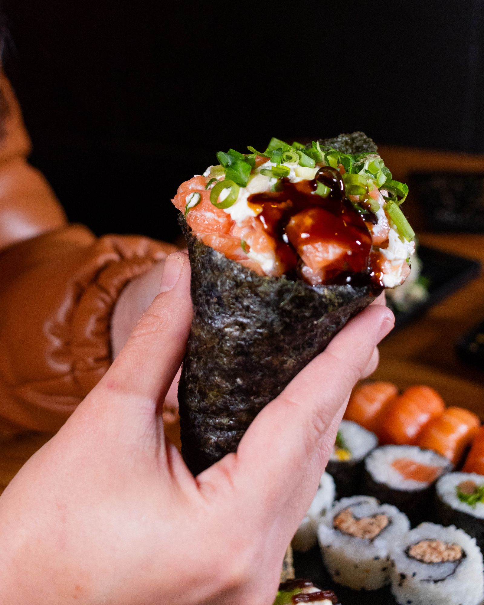 Temaki au thon épicé et ciboulette