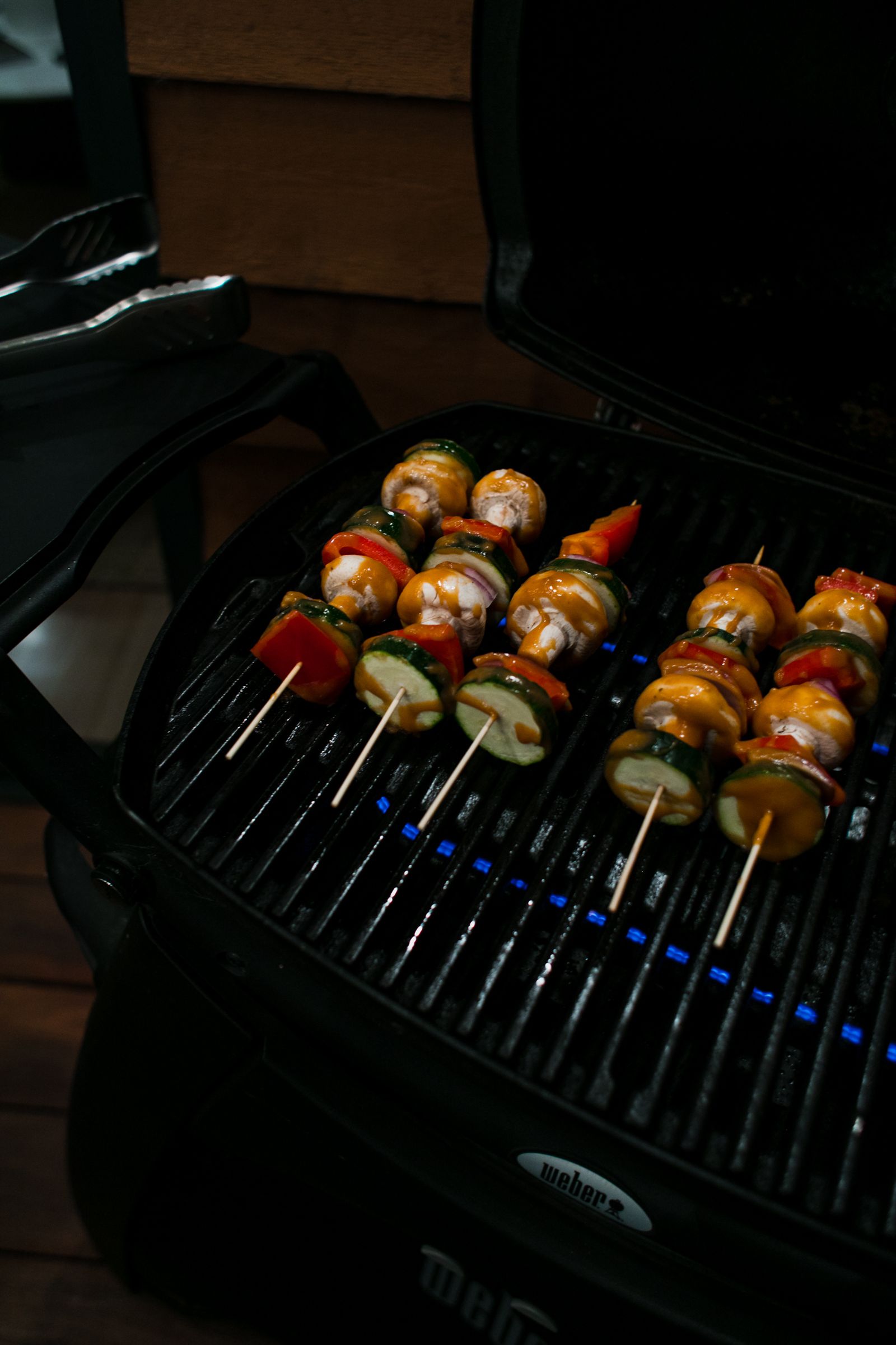 Yakitori de shiitake et poivrons grillés, sauce miso